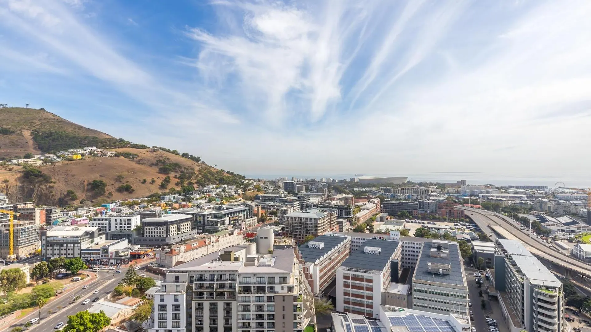 Stylish 20Th Floor Apartment With Rooftop Pool At 16Onbree Cape Town 0*,  South Africa