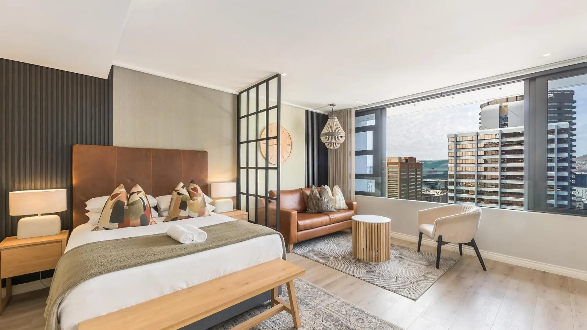 Stylish 20Th Floor Apartment With Rooftop Pool At 16Onbree Cape Town