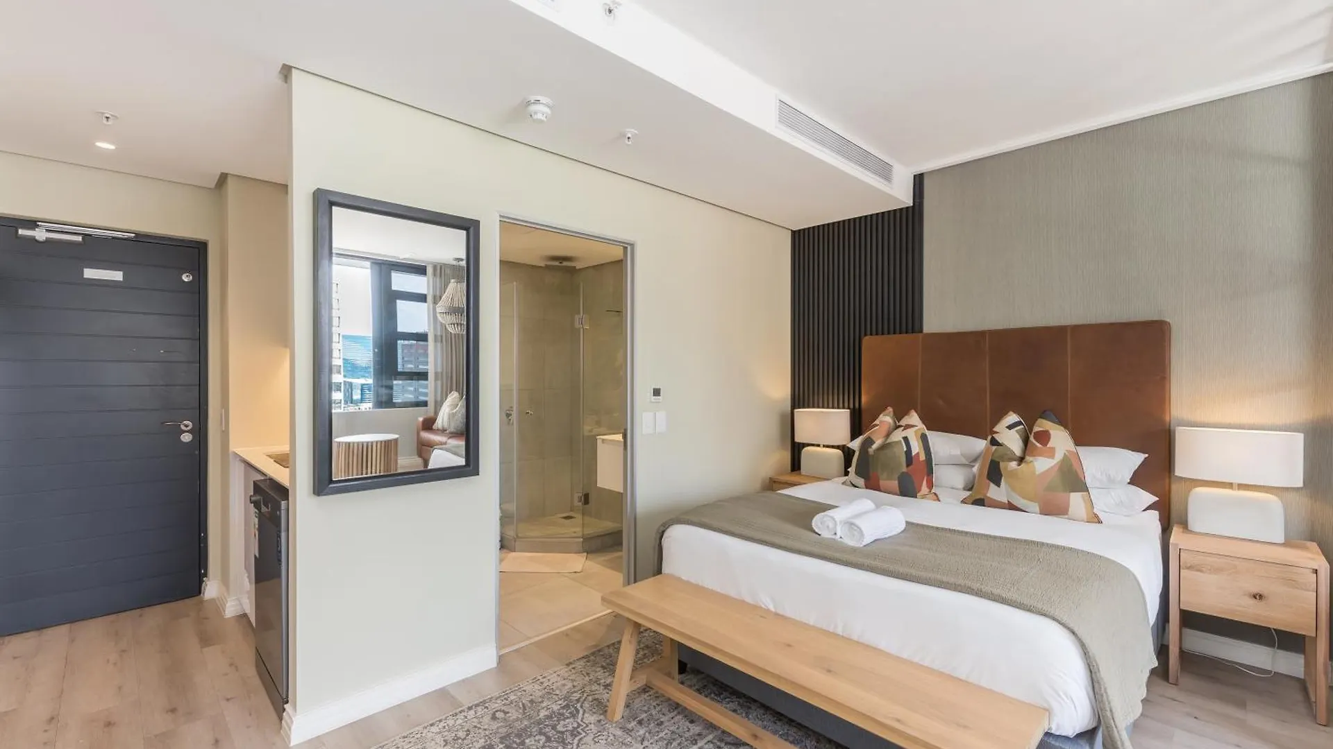 Stylish 20Th Floor Apartment With Rooftop Pool At 16Onbree Cape Town