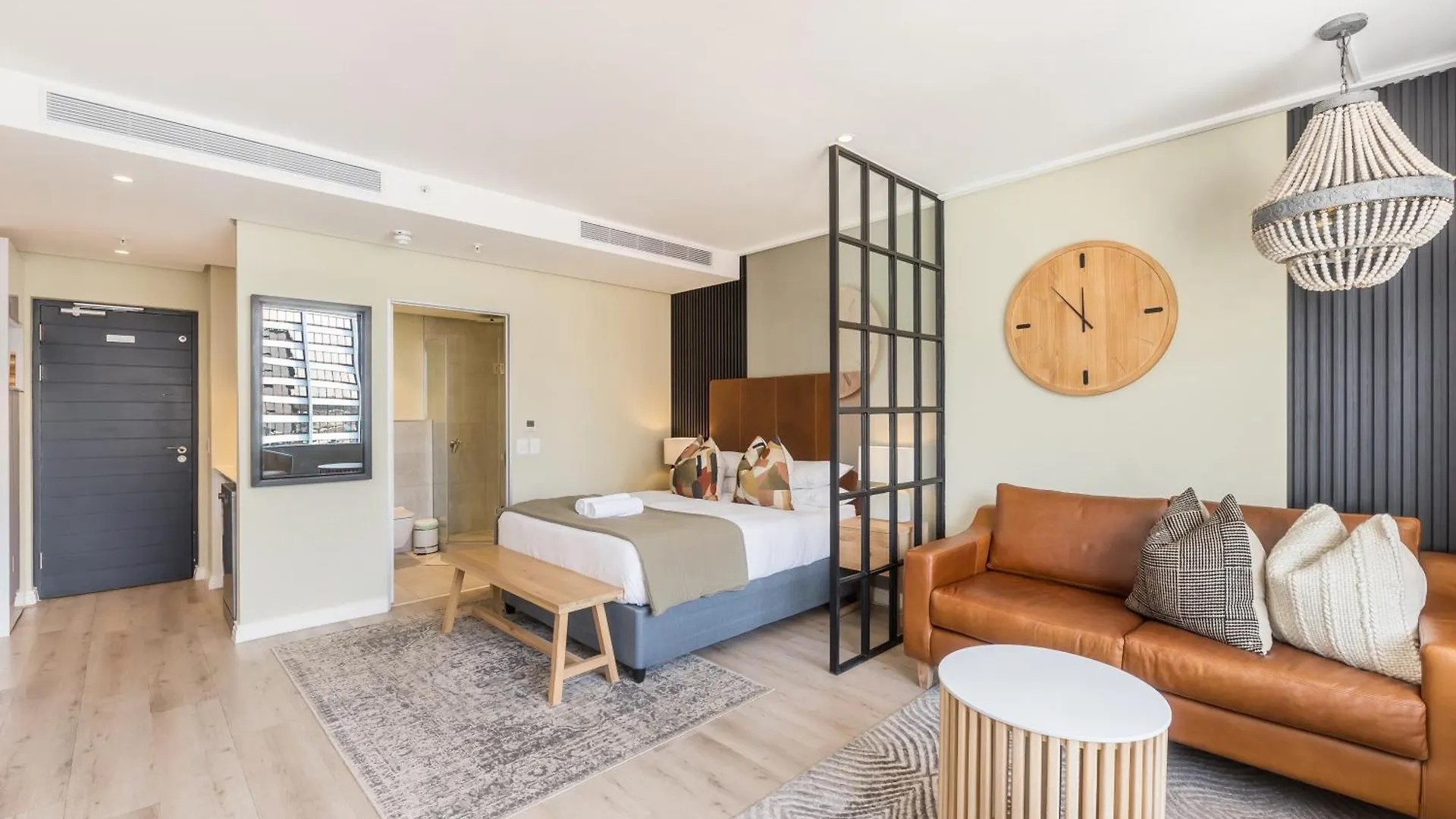 Stylish 20Th Floor Apartment With Rooftop Pool At 16Onbree Cape Town